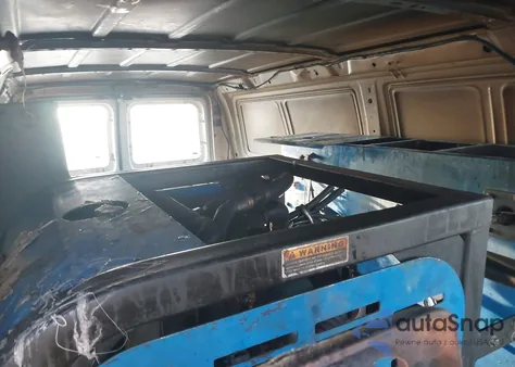 2007 Ford E-350 Super Duty Commercial/Recreational z USA, uszkodzony, nr VIN 1FTSE34L77DB19196